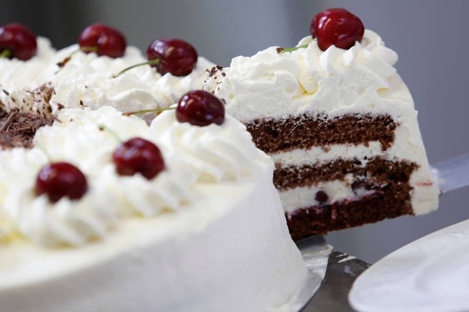 Unsere Leidenschaft für echte Genussmomente: Schwarzwälder Kirschtorte - Engel Todtnauberg Webseite